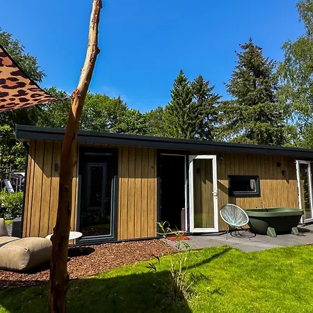 Leo L Tiny House L Panterprint, Buitenbad, Airco, Speeltuin, Bostuin Campsite *