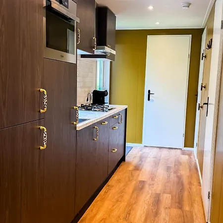 Leo L Tiny House L Panterprint, Buitenbad, Airco, Speeltuin, Bostuin * Epe