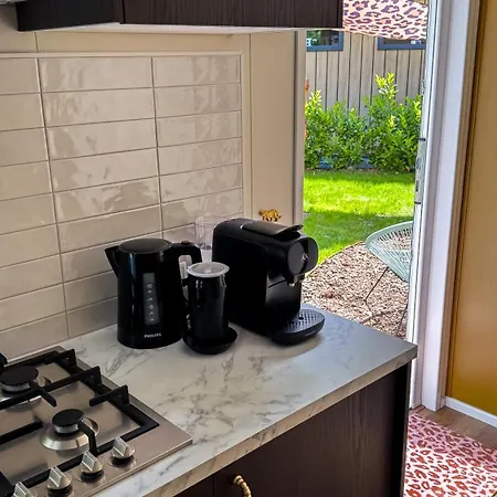 Leo L Tiny House L Panterprint, Buitenbad, Airco, Speeltuin, Bostuin Campsite Epe