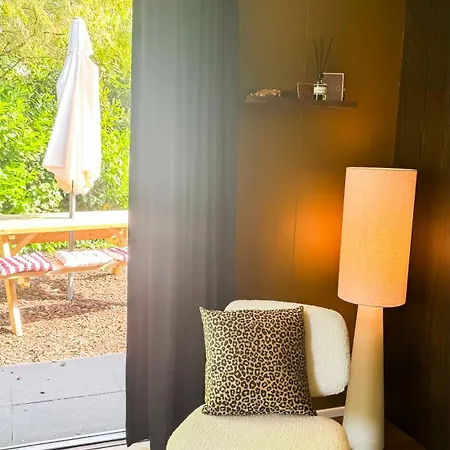 Leo L Tiny House L Panterprint, Buitenbad, Airco, Speeltuin, Bostuin