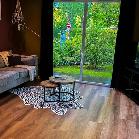 Leo L Tiny House L Panterprint, Buitenbad, Airco, Speeltuin, Bostuin Epe