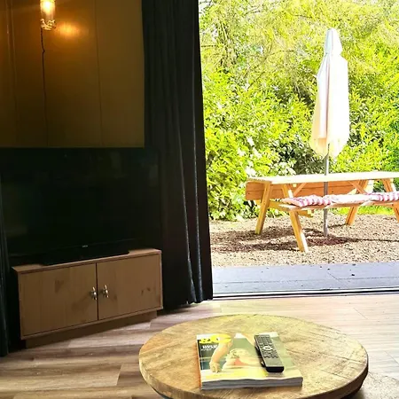 Leo L Tiny House L Panterprint, Buitenbad, Airco, Speeltuin, Bostuin *