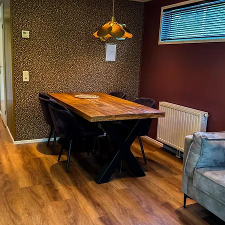 Campsite Leo L Tiny House L Panterprint, Buitenbad, Airco, Speeltuin, Bostuin